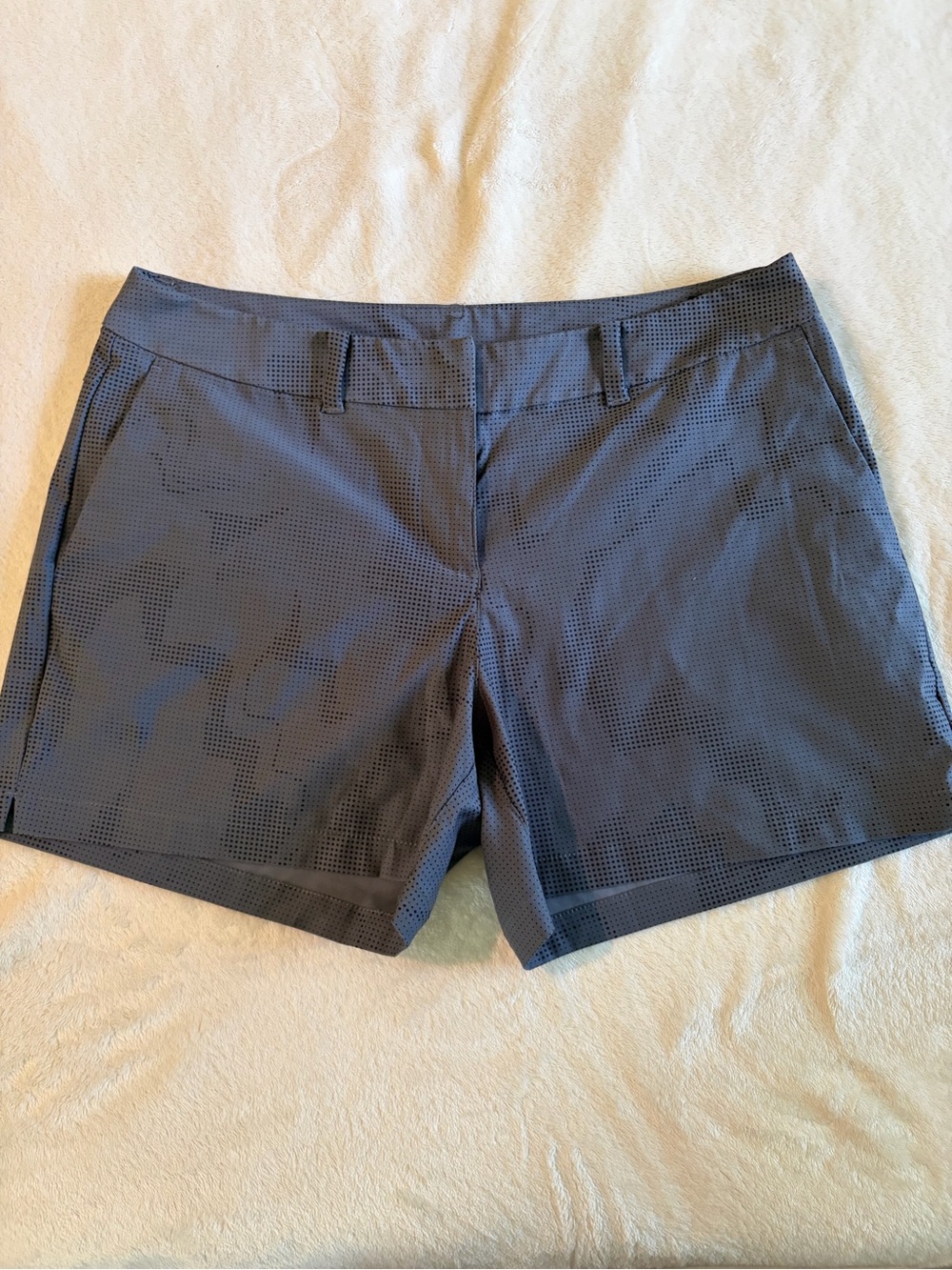 Nike Women’s Golf Athletic Shorts in Charcoal
